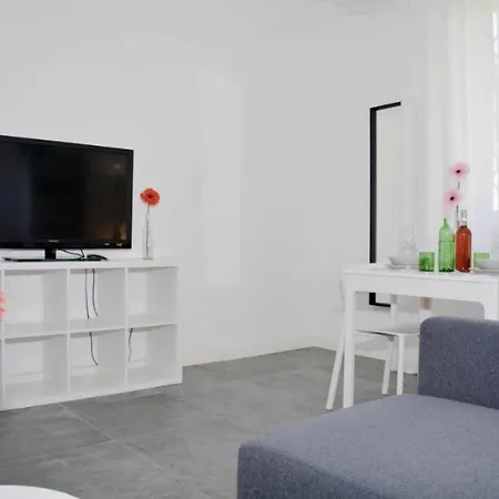 Apartment New , Garden And Parking
