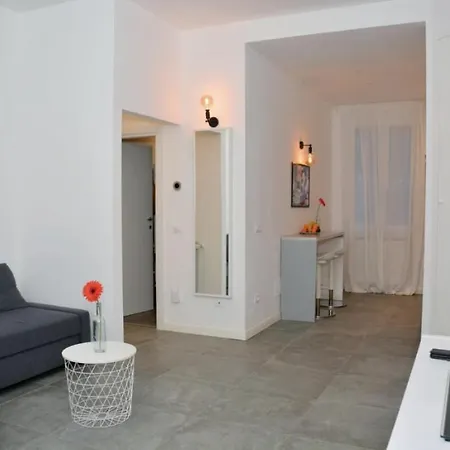 Apartment New , Garden And Parking